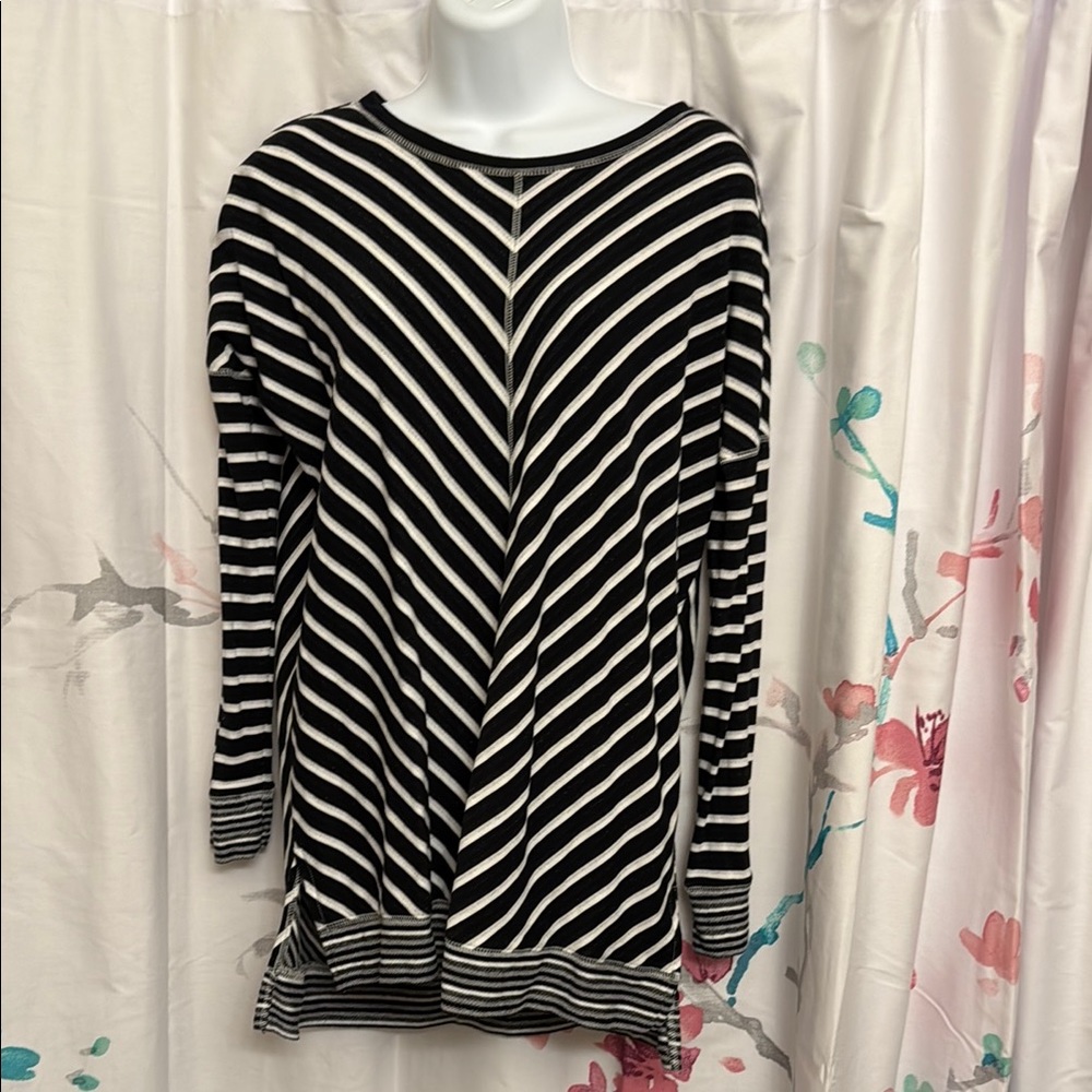 Cable @ Gauge long sleeve shirt Sz Small